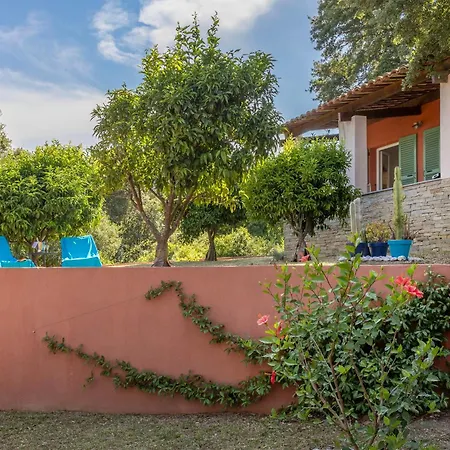 Holiday home La Ty Kaz Cocon Entre Maquis Et Piscine En Costa *